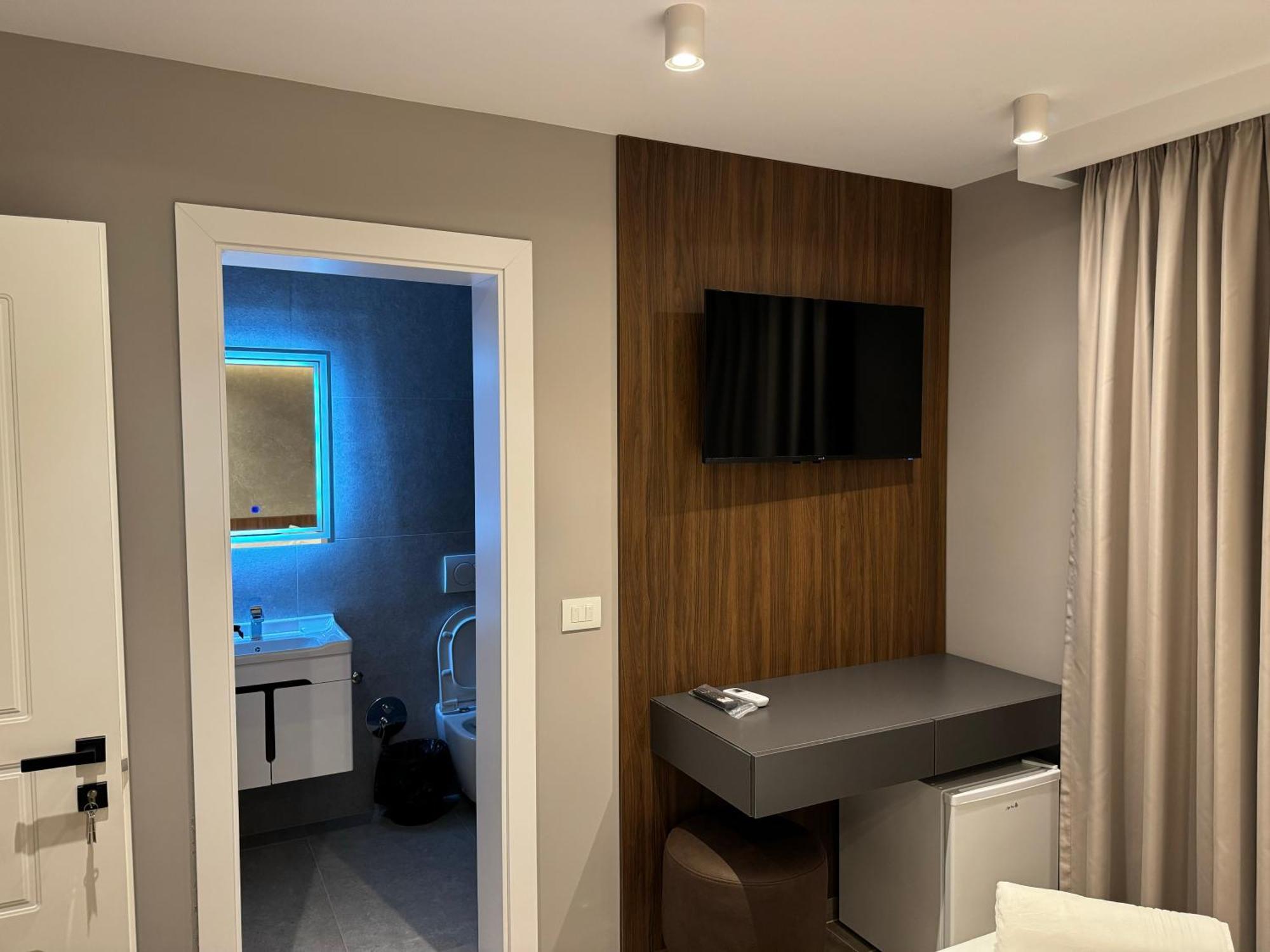 Side Airport Hotel Κρούγια Εξωτερικό φωτογραφία