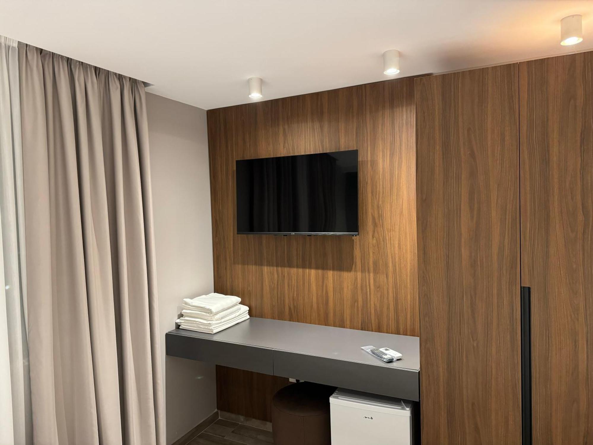 Side Airport Hotel Κρούγια Εξωτερικό φωτογραφία